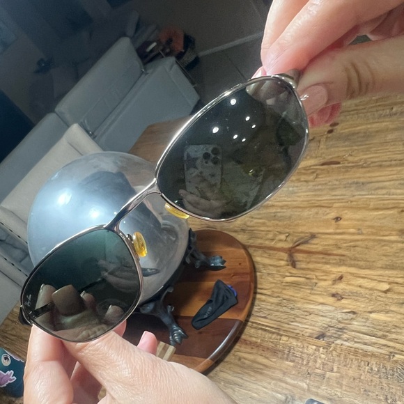 Ray-Ban silver Frame Sunglasses with Dark Lenses - Picture 6 of 12